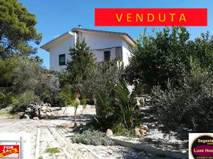Casa con 6 locali in vendita in Salemi