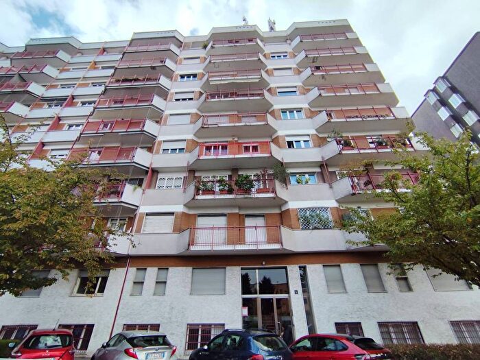 Appartamento quadrilocale in affitto in Viale Evaristo Stefini, Maggiolina, Milano