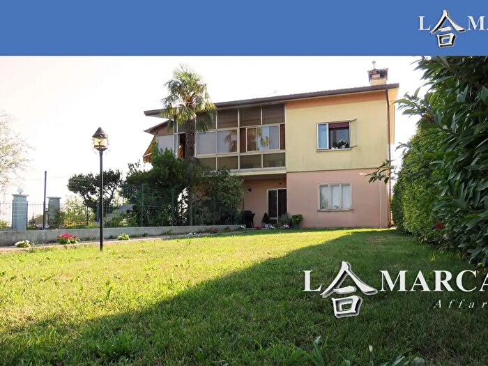 Appartamento con 6 locali in vendita in Fonte