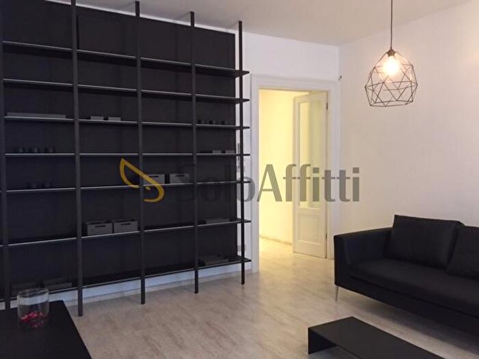 Appartamento quadrilocale in affitto in Via Milano, Trieste