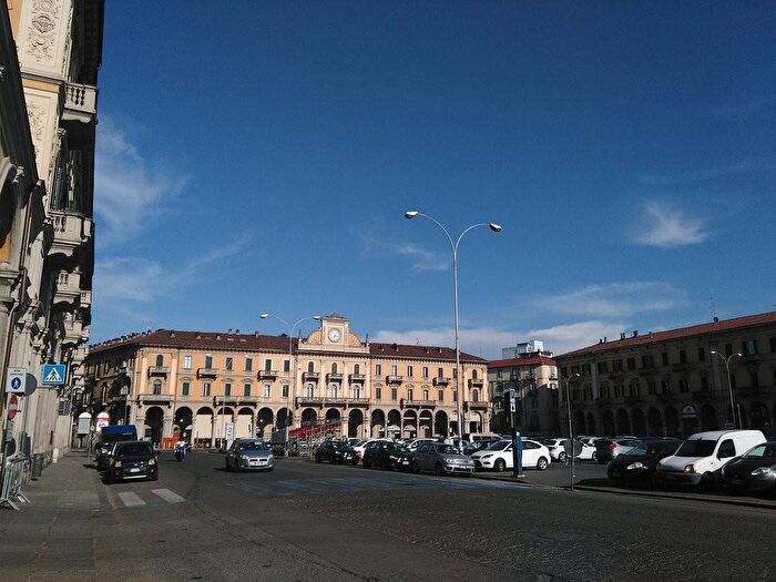 Appartamento quadrilocale in affitto in Piazza Giuseppe Garibaldi, Piazza Garibaldi, Alessandria