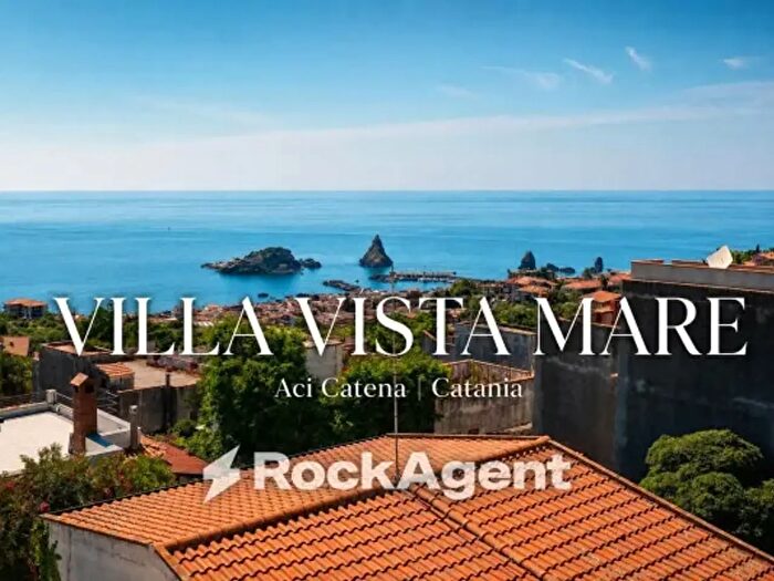 Casa con 6 locali in vendita in Via Vampolieri, Aci Catena