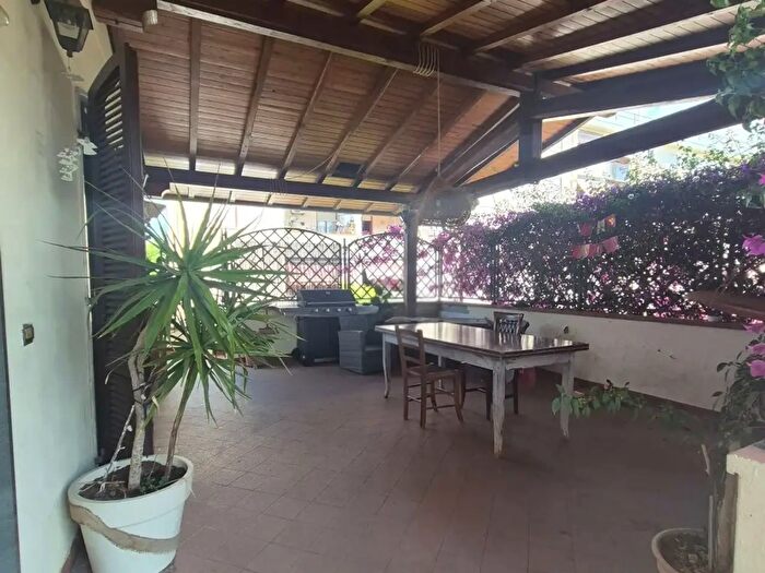 Appartamento con 5 locali in vendita in Massa