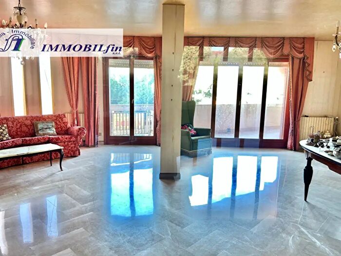 Appartamento con 6 locali in vendita in Viale Europa, Villabate