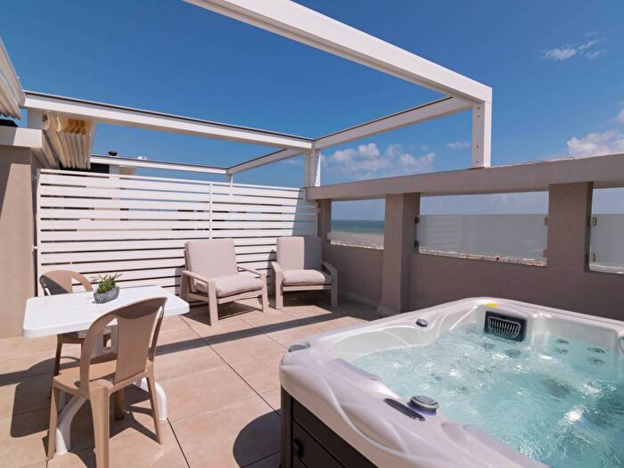 Appartamento monolocale in affitto in Viale Gabriele DAnnunzio, Alba Mare, Riccione