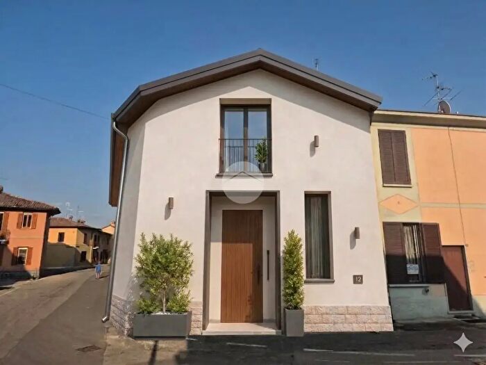 Casa quadrilocale in vendita in Via Marta Lodi, Gaggiano