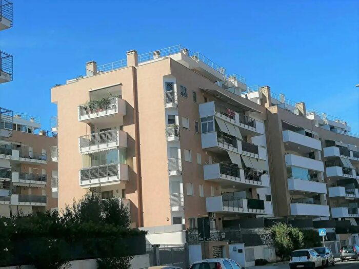 Appartamento bilocale in vendita in Via Filippo Cremonesi, Roma