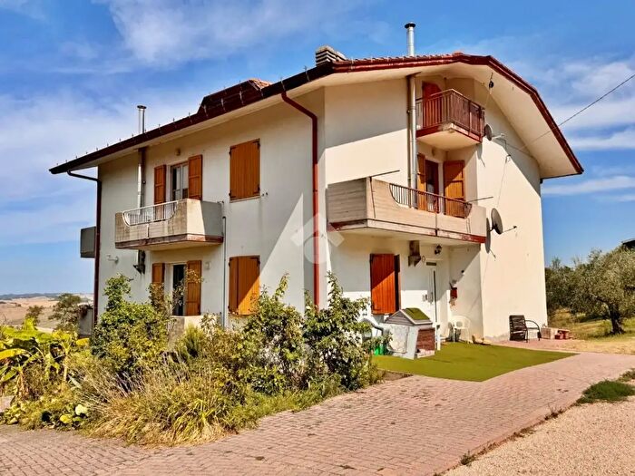 Casa con 9 locali in vendita in Via Roma, Saludecio