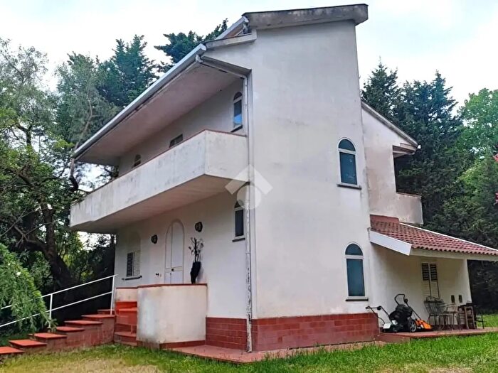 Casa quadrilocale in vendita in Contrada S Lorenzo, Montecorvino Rovella