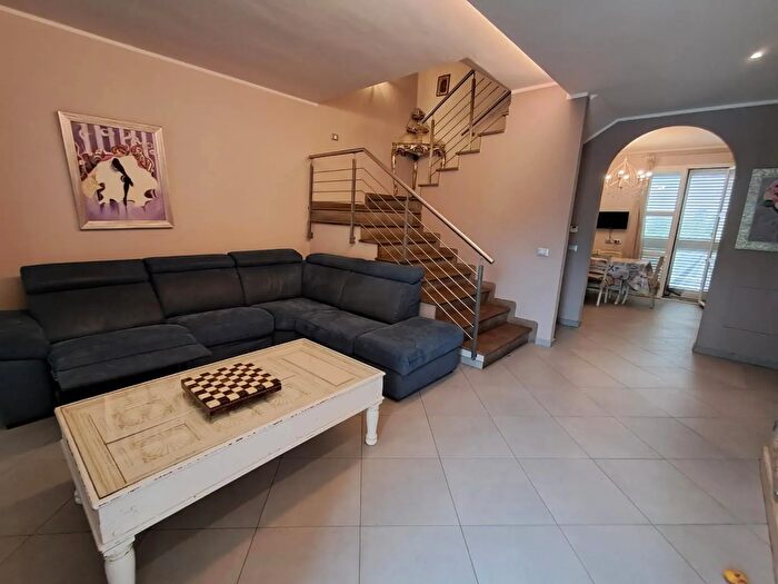 Casa con 7 locali in vendita in Via della Pescaia Buti, Buti