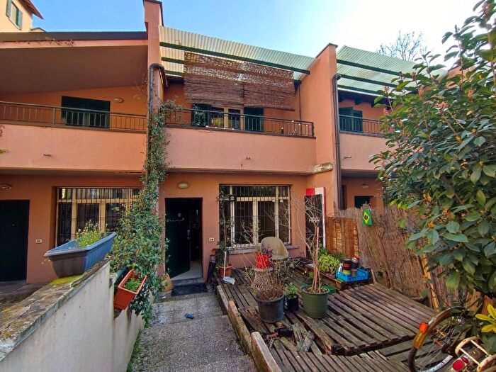 Appartamento quadrilocale in affitto in Via Giovita Scalvini, Bovisa, Milano