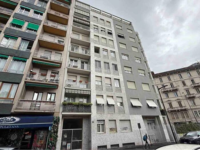 Appartamento trilocale in affitto in Corso Sempione, Paolo Sarpi, Milano