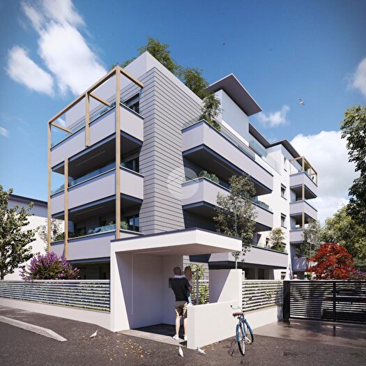 Appartamento quadrilocale in vendita in Via Lorenzo Perosi, Monza