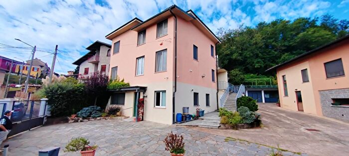 Casa con 7 locali in vendita in Via Amendola Roasio, Roasio