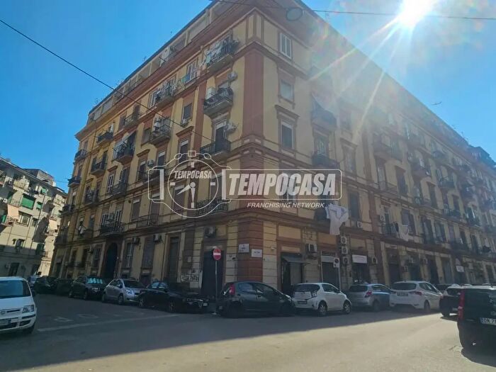 Appartamento bilocale in vendita in Via Foggia, Napoli