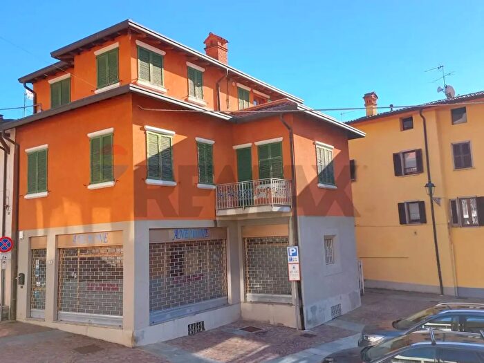 Case in Vendita e in Affitto - 2