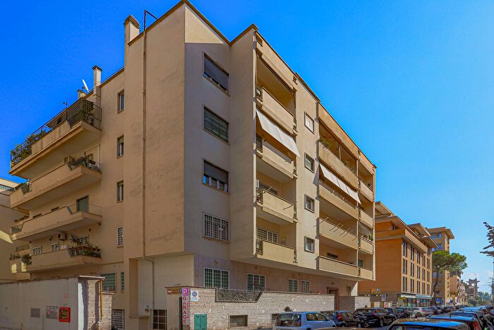 Appartamento trilocale in affitto in Roma