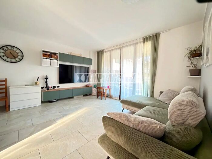 Appartamento quadrilocale in vendita in Via Bazzana Inferiore, Assago