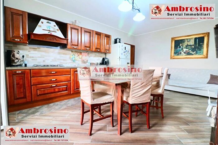 Appartamento quadrilocale in vendita in Via Galileo Galilei, Napoli