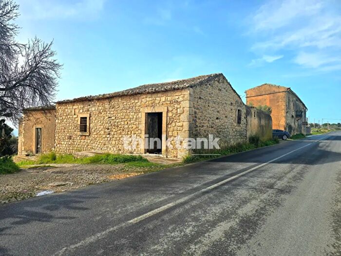 Casa con 6 locali in vendita in Strada Provinciale, Scicli