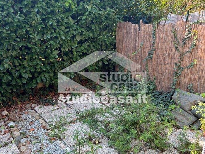 Appartamento monolocale in affitto in Azzano San Paolo
