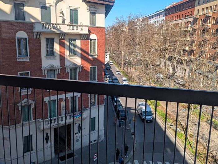 Appartamento trilocale in affitto in Via Gamboloita, Corvetto, Milano