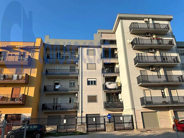 Appartamento quadrilocale in vendita in Piazza Mattarella, Augusta