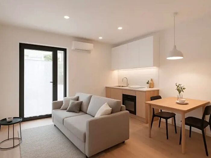 Appartamento trilocale in vendita in Via di Villa Serventi, Roma