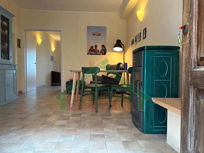 Appartamento bilocale in vendita in Capodimonte, Capodimonte