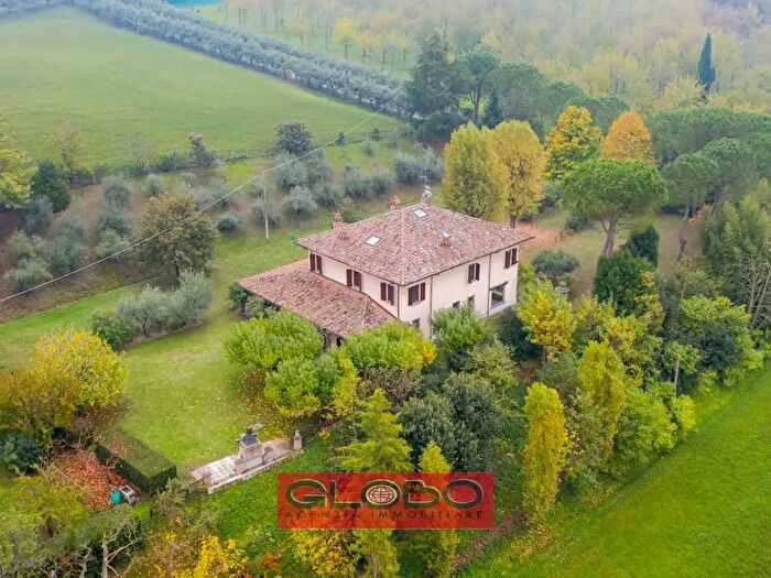 Casa con 9 locali in vendita in Cesena