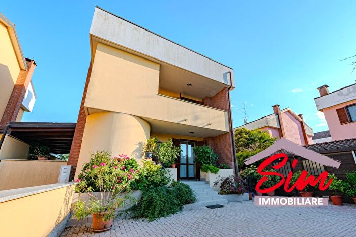 Casa con 5 locali in vendita in Via Don Ernesto Colli Snc, Nibbiola