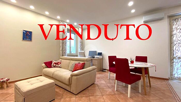 Appartamento bilocale in vendita in Via Biella, Roma