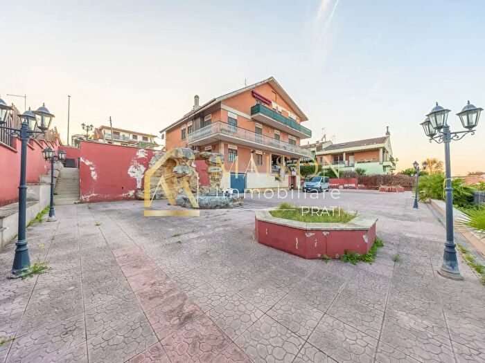 Appartamento con 5 locali in vendita in Via Tusa, Roma