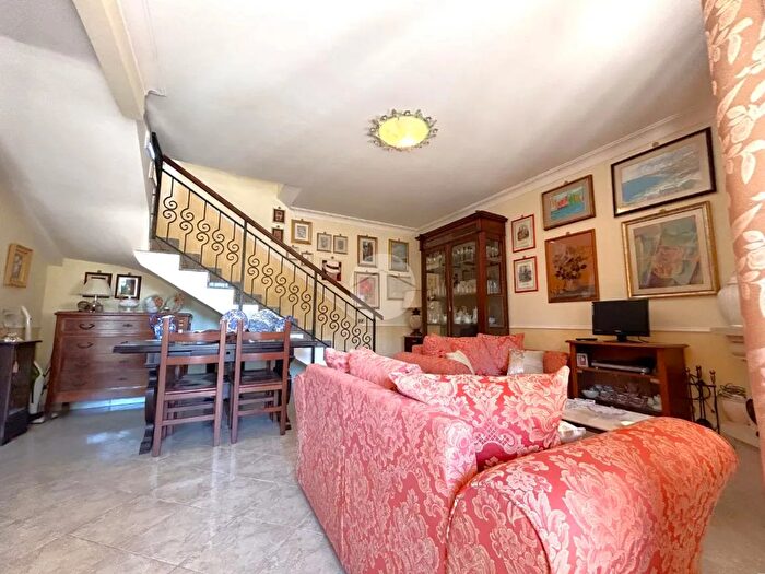 Casa quadrilocale in vendita in Via dei Lecci, Anzio