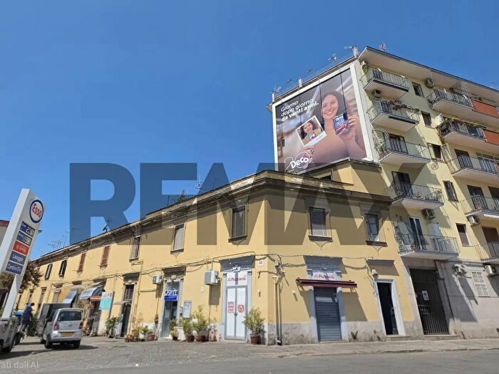 Appartamento trilocale in vendita in Napoli