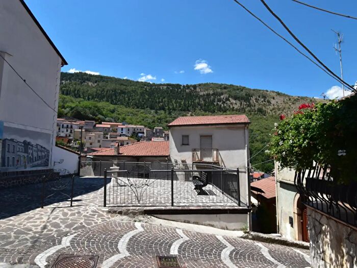 Casa trilocale in vendita in Via Toscano, Sassano