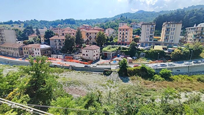 Appartamento con 5 locali in vendita in Via Campomorone, Genova