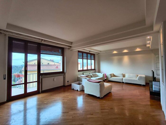 Appartamento con 6 locali in affitto in Via Marcantonio Bonciario, Centro, Perugia