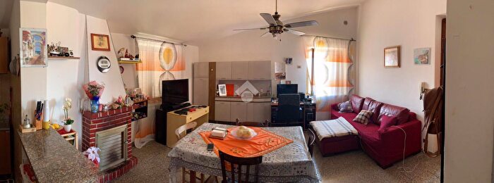 Appartamento trilocale in vendita in Via Lazio, Amantea