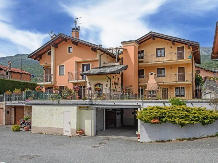 Appartamento trilocale in vendita in Verrayes