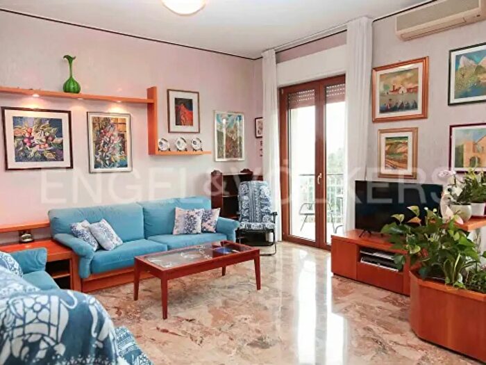 Appartamento trilocale in vendita in Via Malakoff, Corsico