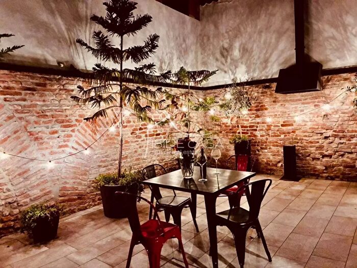 Casa con 8 locali in vendita in Mantova