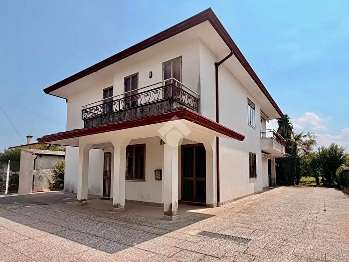 Casa con 6 locali in vendita in Via Scapacchiò, Selvazzano Dentro