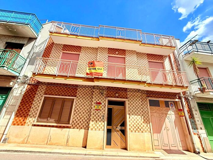 Casa con 11 locali in vendita in Indirizzo Via Sacro Cuore, Acquaviva Delle Fonti