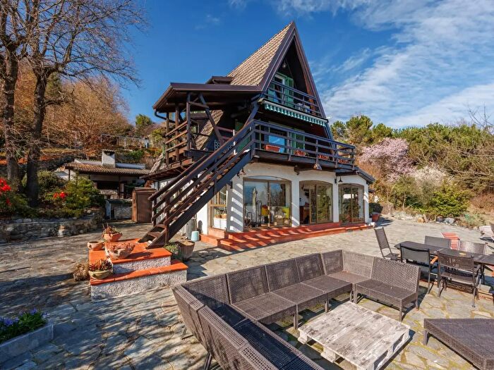 Casa con 6 locali in vendita in Strada della Vetta, Pecetto Torinese