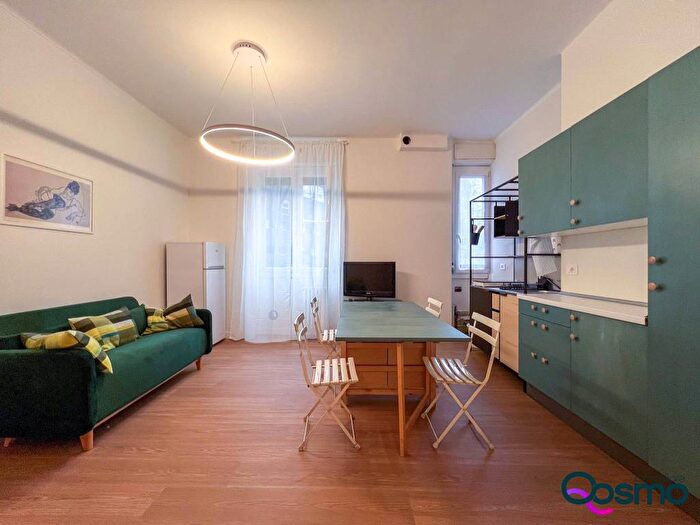 Appartamento trilocale in affitto in Via Ippolito Nievo, Sempione, Milano