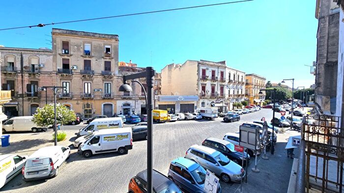 Appartamento con 5 locali in vendita in Siracusa