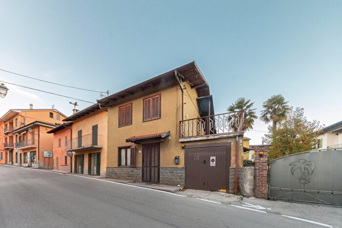 Casa con 6 locali in vendita in Via Palazzo Comunale, Bernezzo