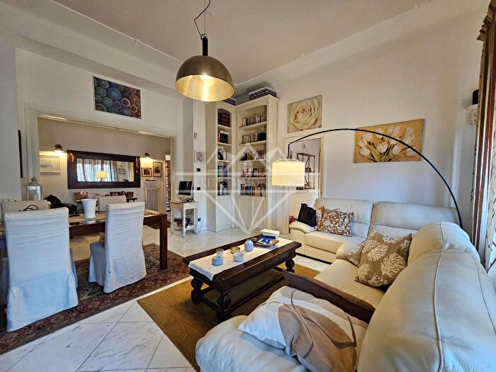 Appartamento con 5 locali in vendita in Carrara
