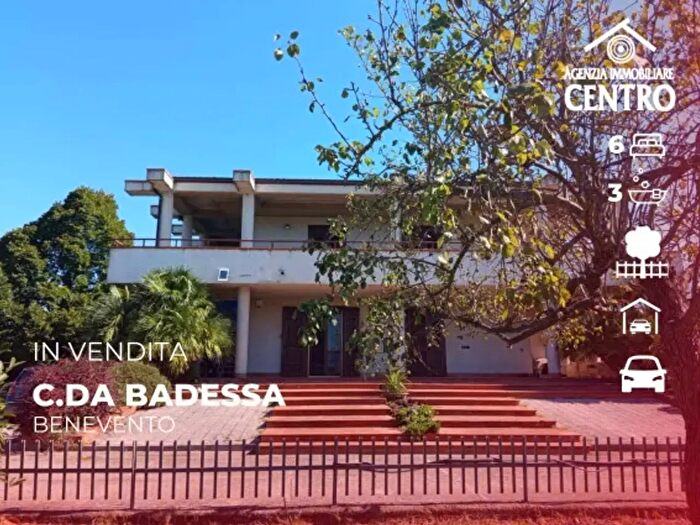 Casa con 6 locali in vendita in Contrada Badessa, Benevento
